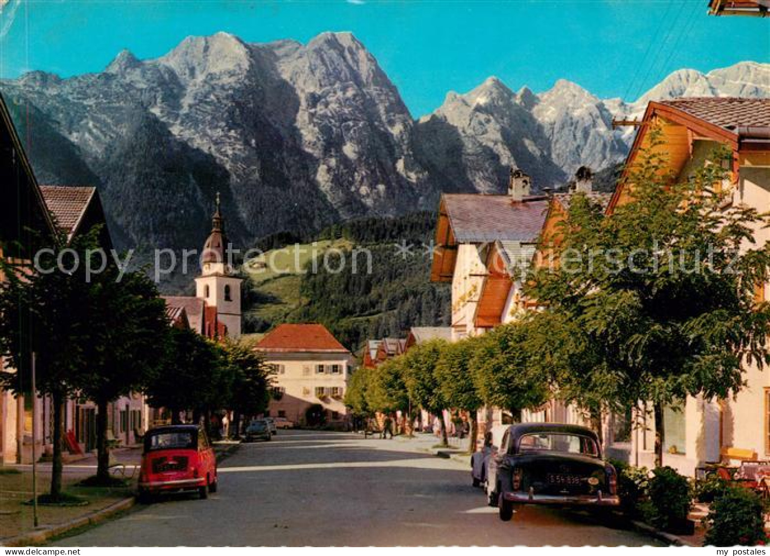 Kuchl Marktstrasse mit Hohem Goell