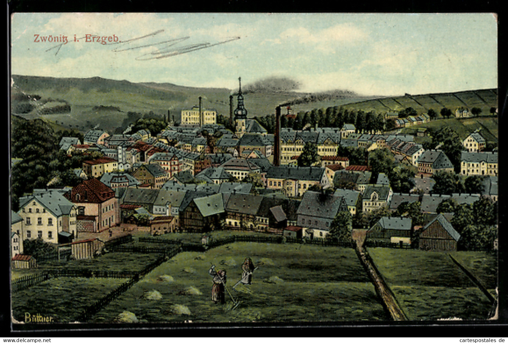 Künstler-AK Zwönitz i. Erzgeb., Totalansicht, Landarbeiterinnen beim Heuen, Fabrikschornsteine