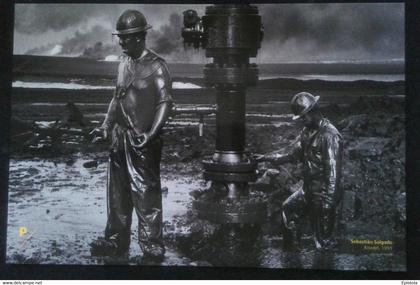 ► KOWEIT 1991.   Sebastiao Salgado  (Luxe Card)  Oil linking. Guerre du Golf.  Gulf War