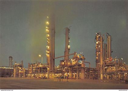 Kuwait - Chemical Fertilizers Plant - POSTCARD SIZE 15 cm x 10 cm (4" x 6")