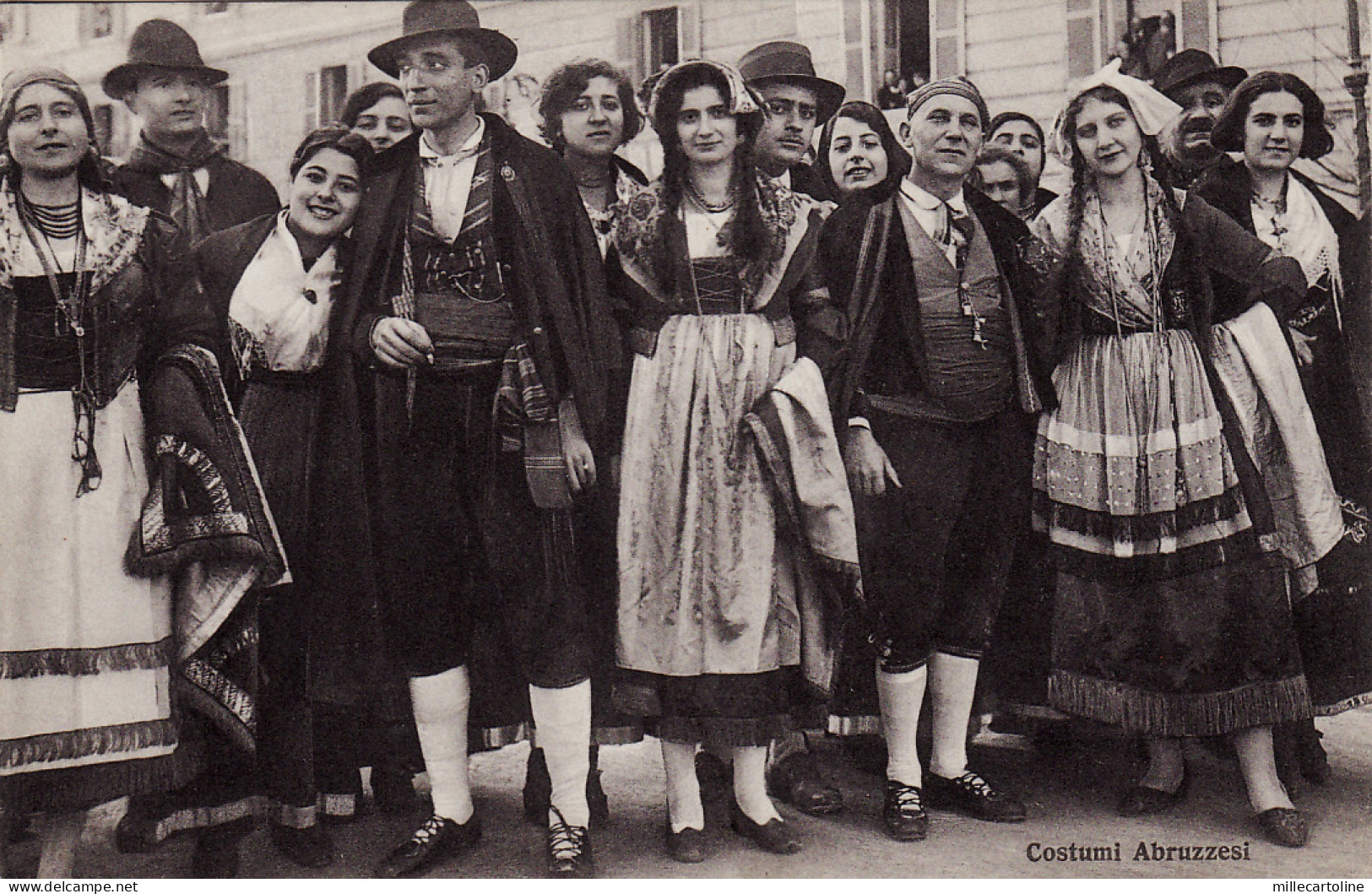 #L'AQUILA: COSTUMI ABRUZZESI