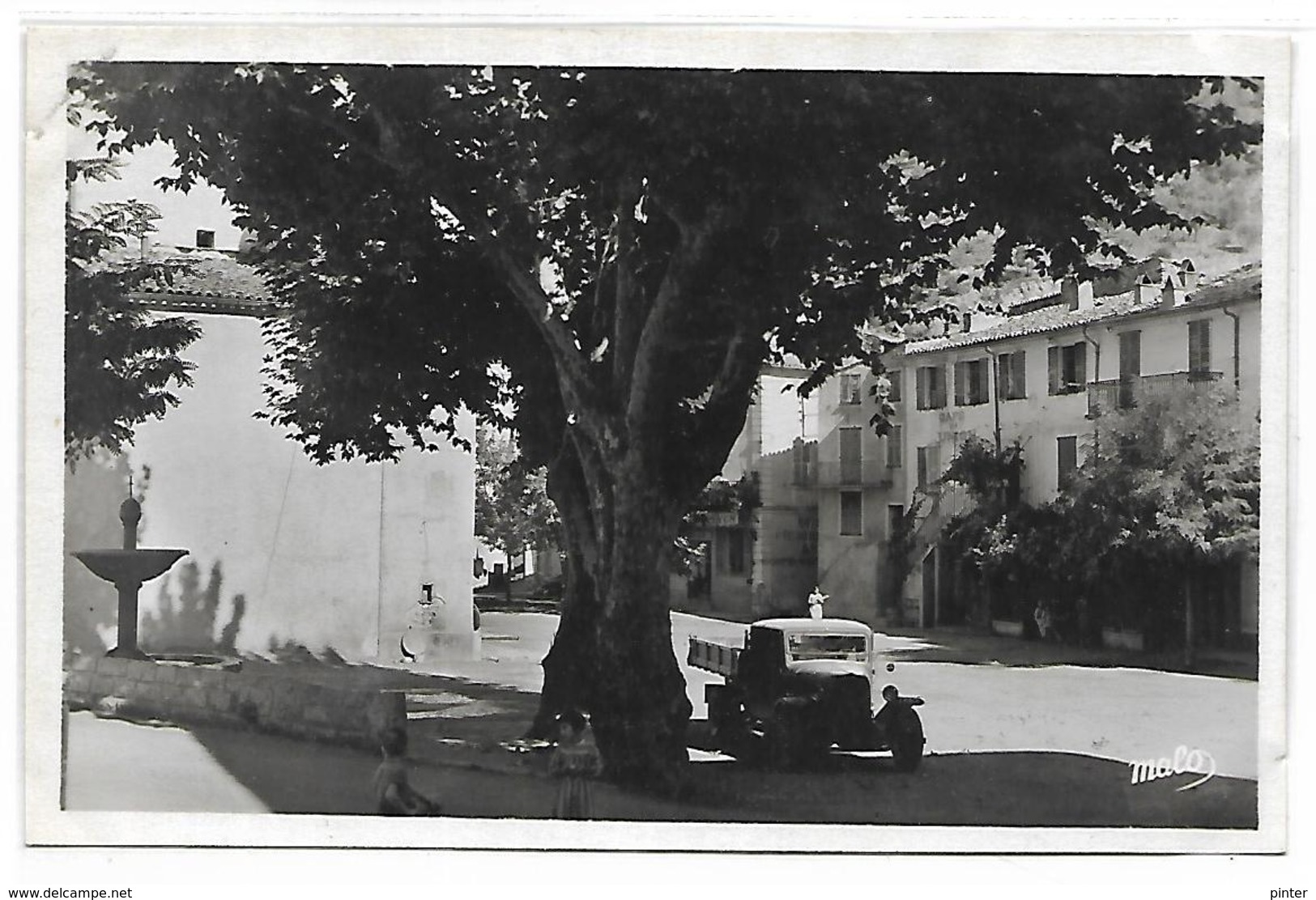 L'ESCARENE - La place