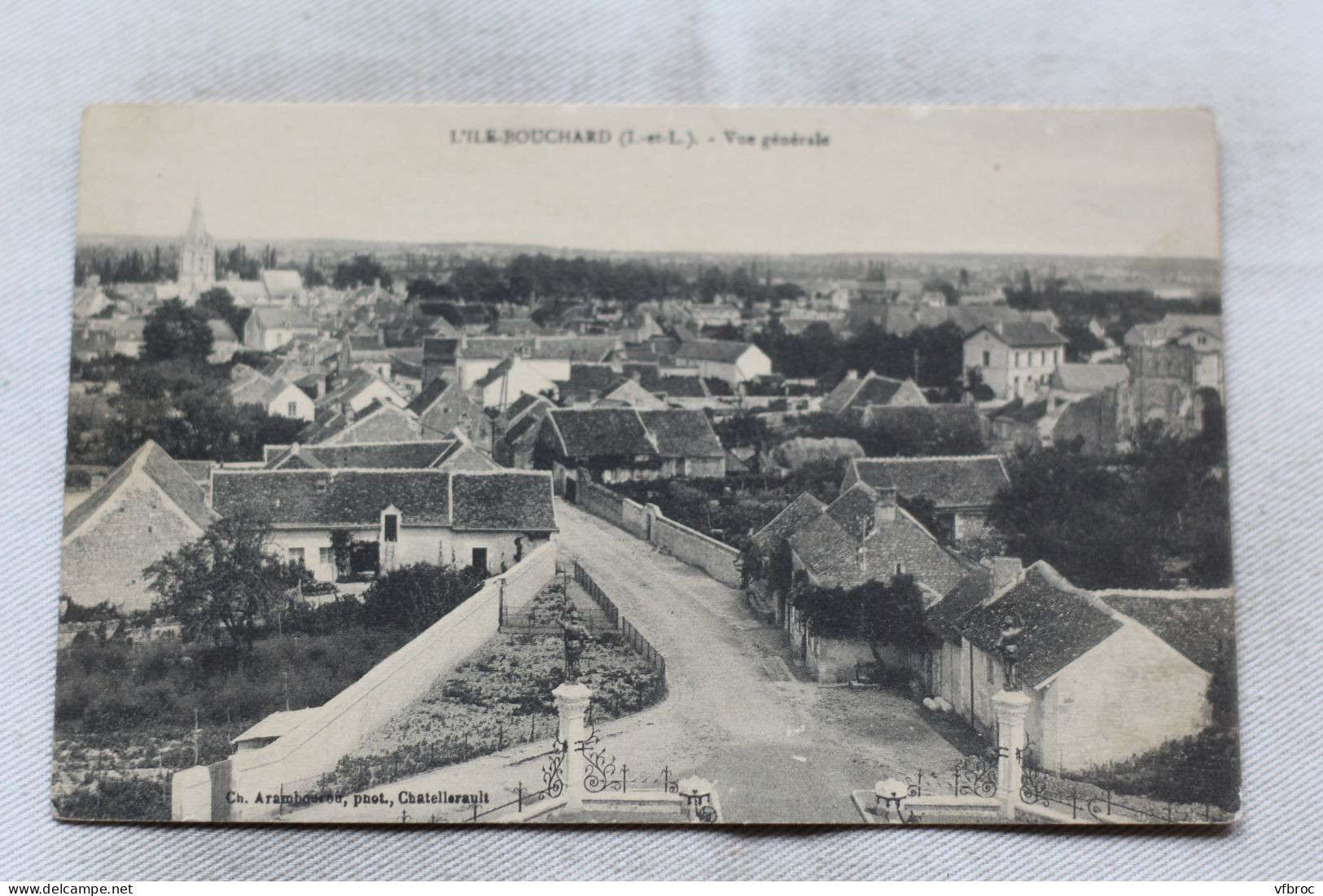 L'ile Bouchard, vue générale, Indre et Loire 37