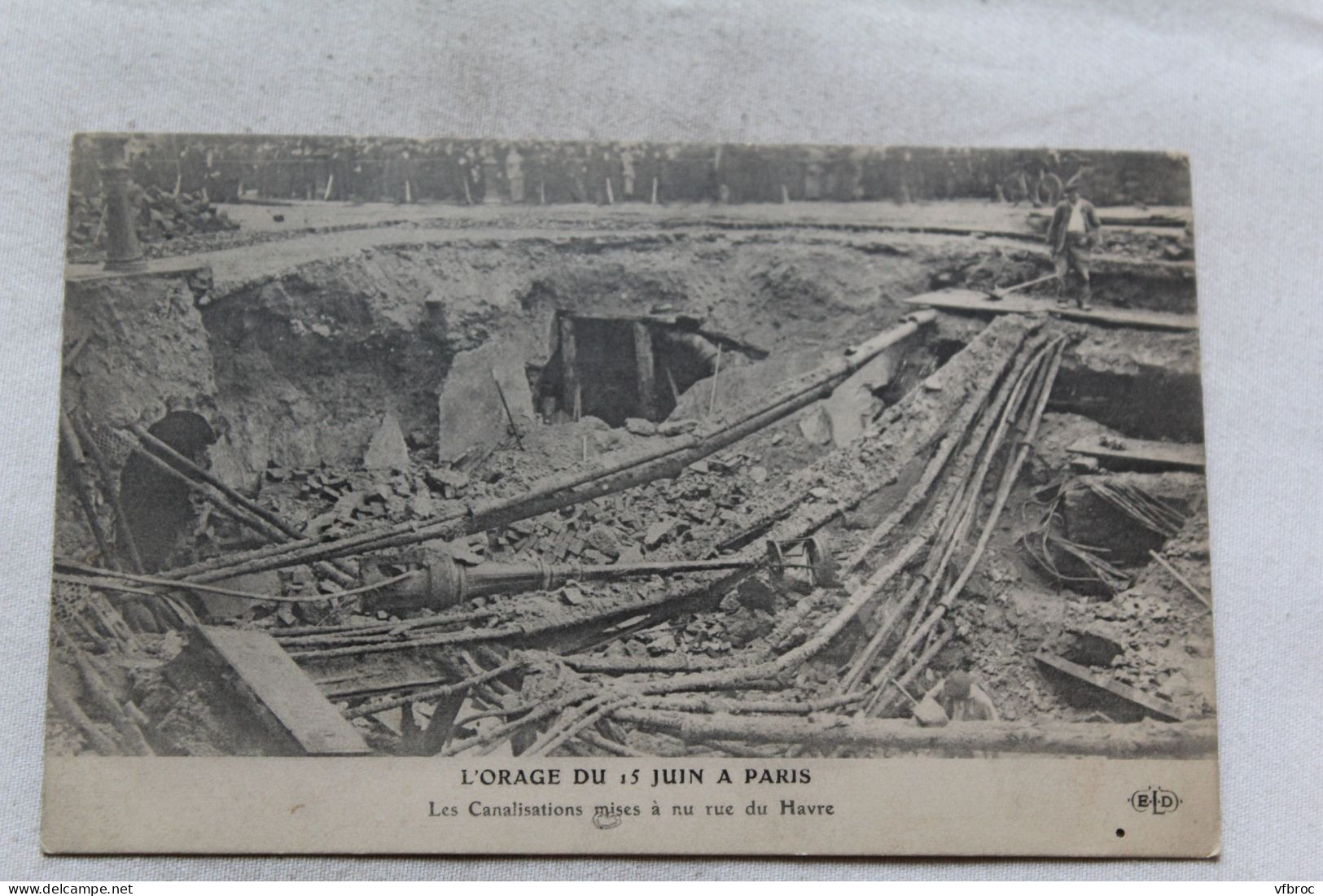 L'orage du 15 juin à Paris 75, les canalisations mises à jour rue de Havre