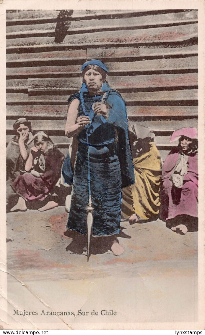 L335 Chile Mujeres Araucanas Sur de Chile Woman in traditional costumes postcard