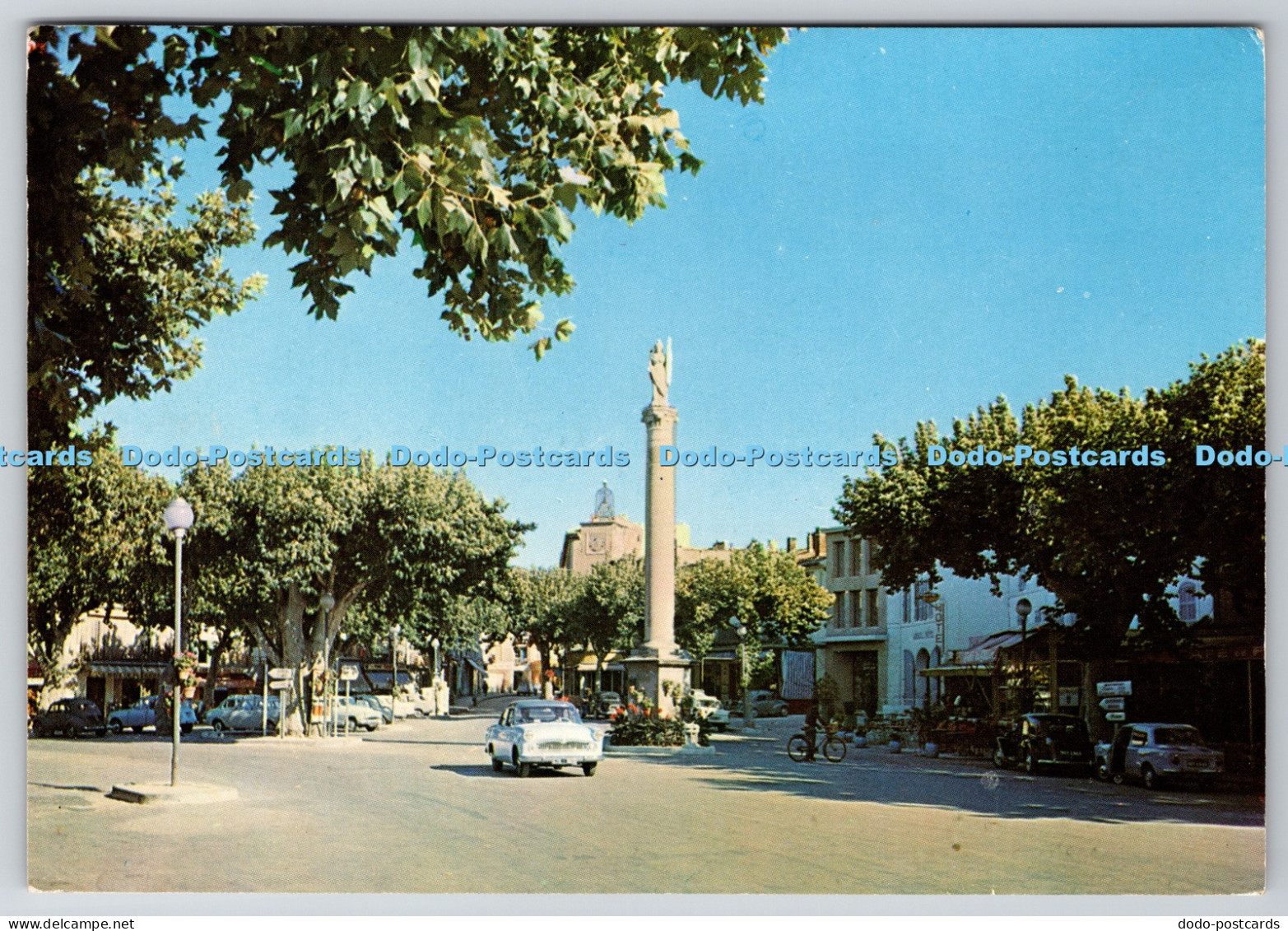 L341544 APT Vaucluse Place de la Bouquerie