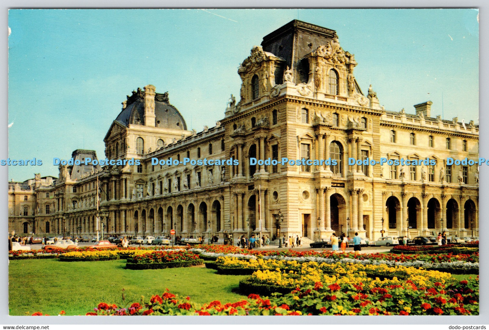 L345474 The Louvre Museum