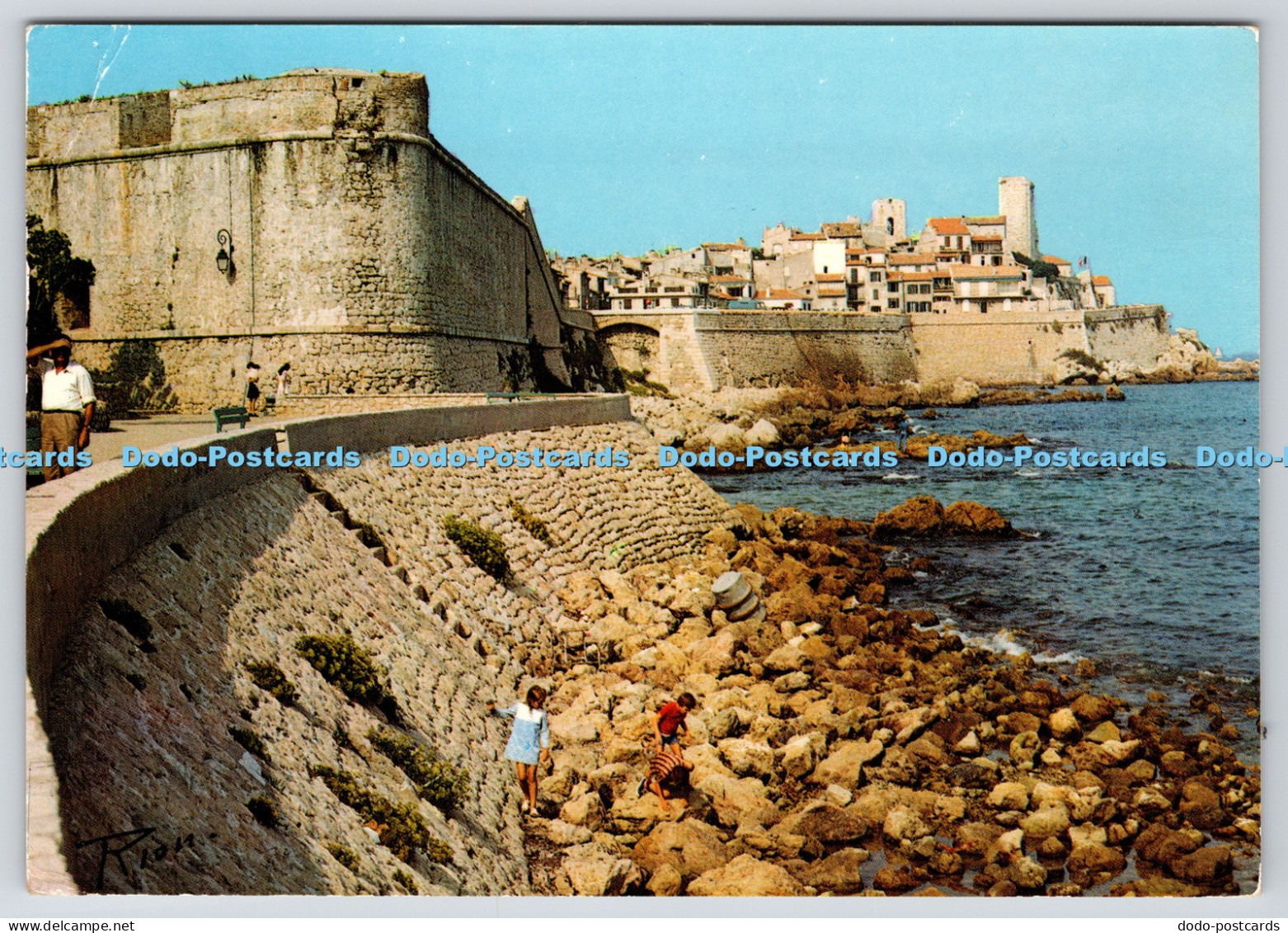 L347176 Antibes Le Bastion St Andre et la Vieille Ville A Rion