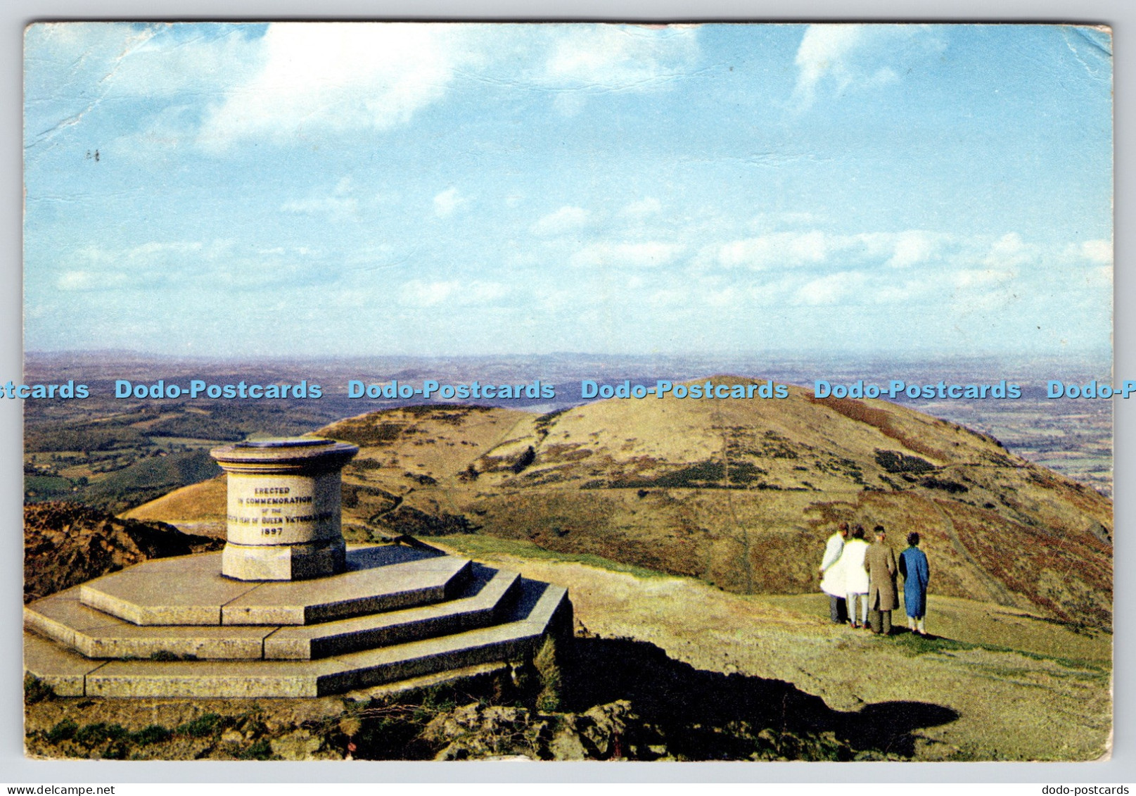 L350087 Worcestershire. The Summit of the Worcestershire Beacon Near Great Malve