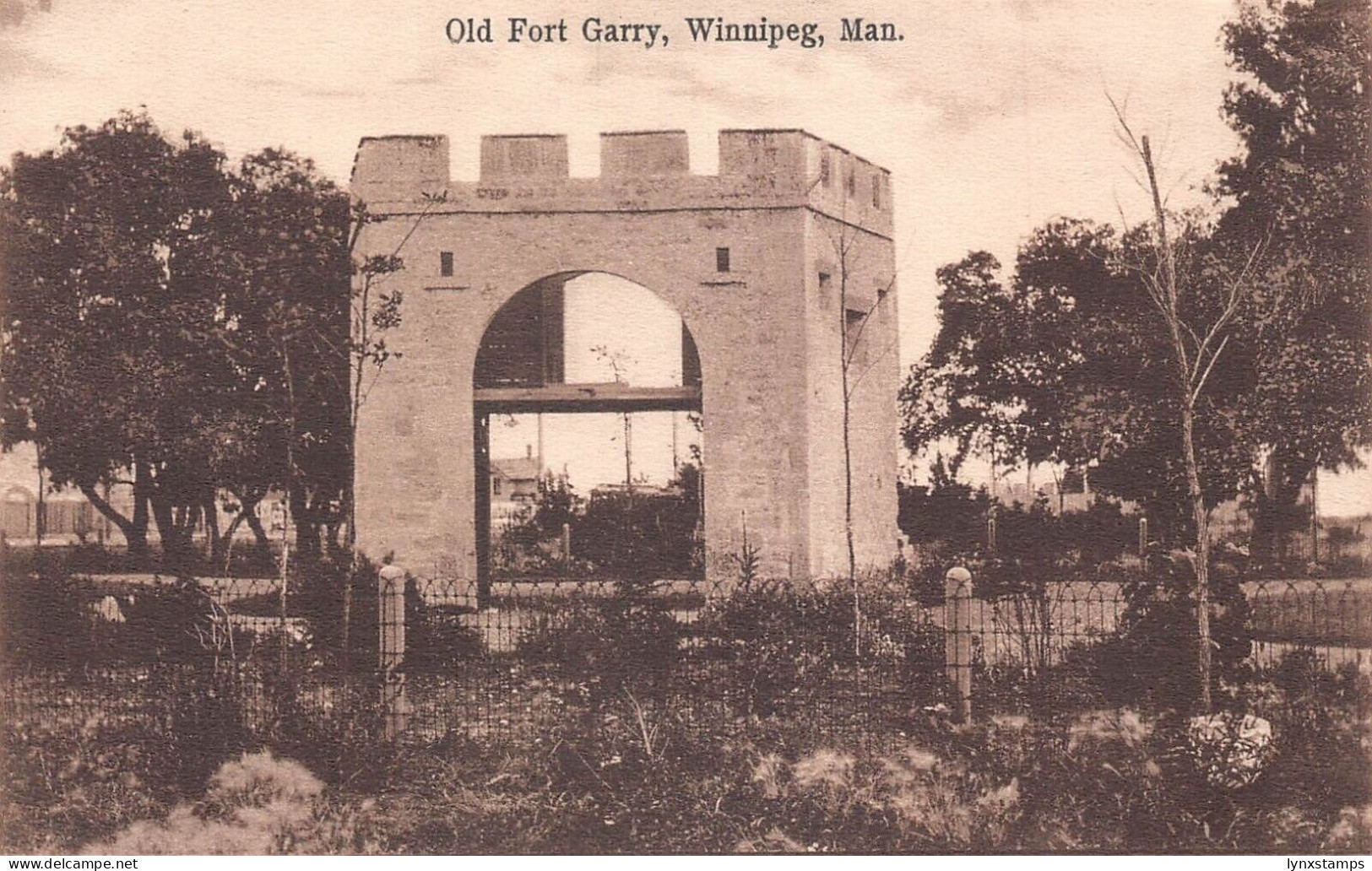 L388 Canada Winnipeg Old Fort Garry Winnipeg Man vintage postcard