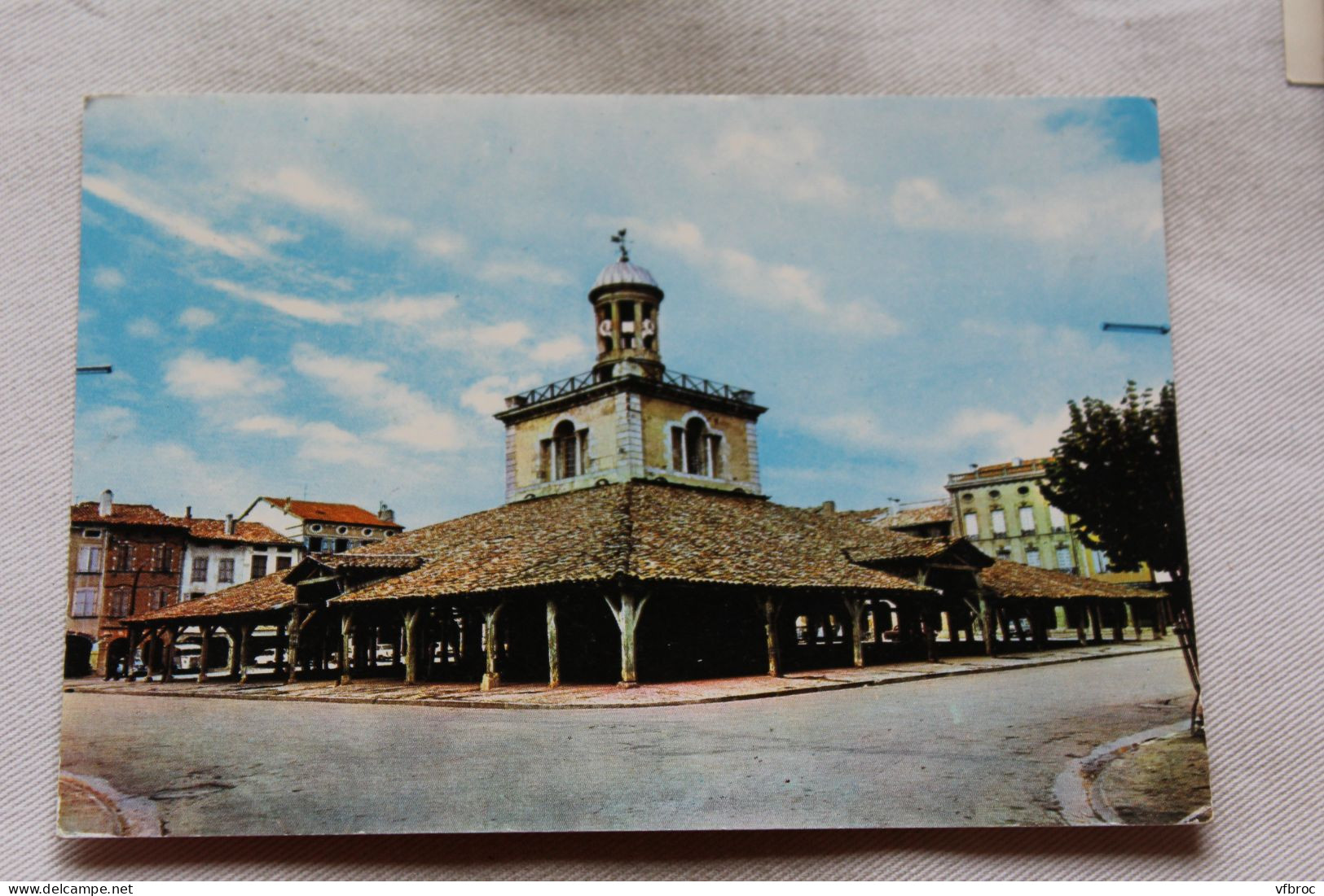 L644, Cpm 1972, Revel, la halle, le beffroi, Haute Garonne 31