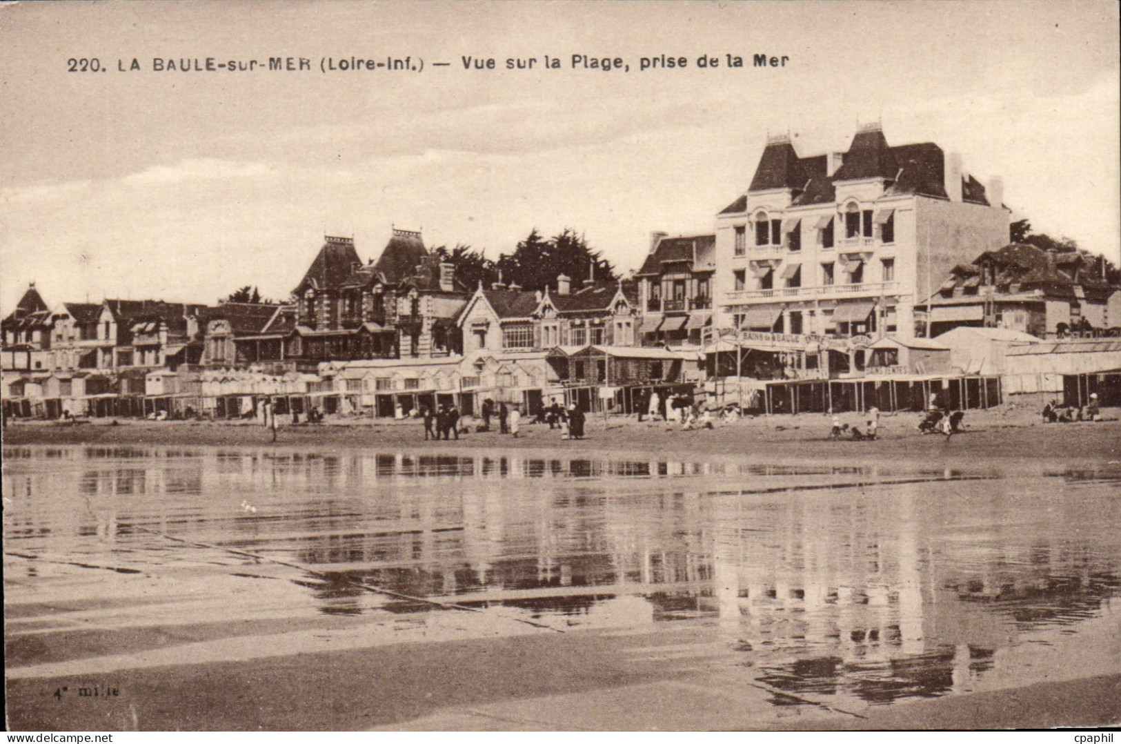 La Baule CPA Vue sur la plage prise de la mer