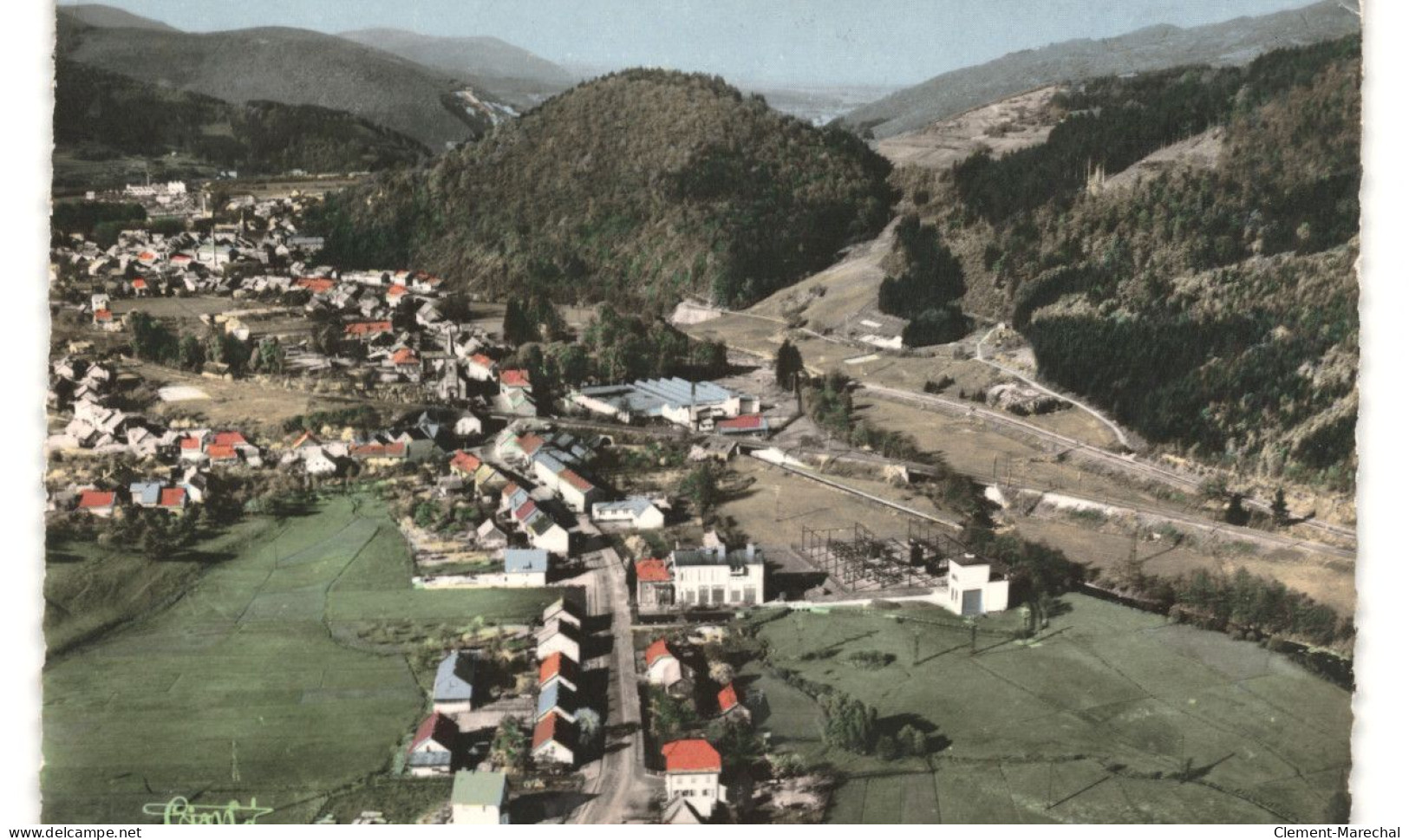 LA BROQUE: vue panoramique vue aérienne 10X15 - très bon état