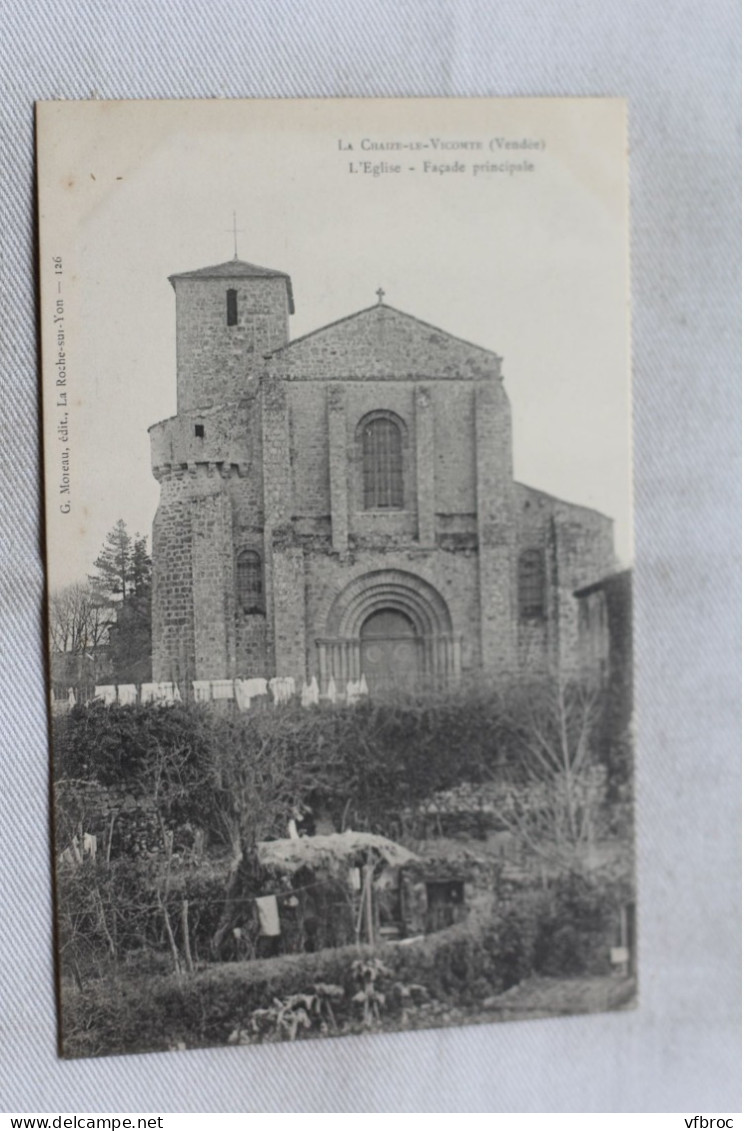 La Chaize le Vicomte, l'église, façade principale, Vendée 85