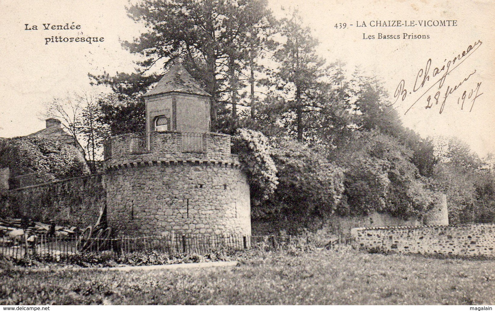 La Chaize le Vicomte : les basses prisons