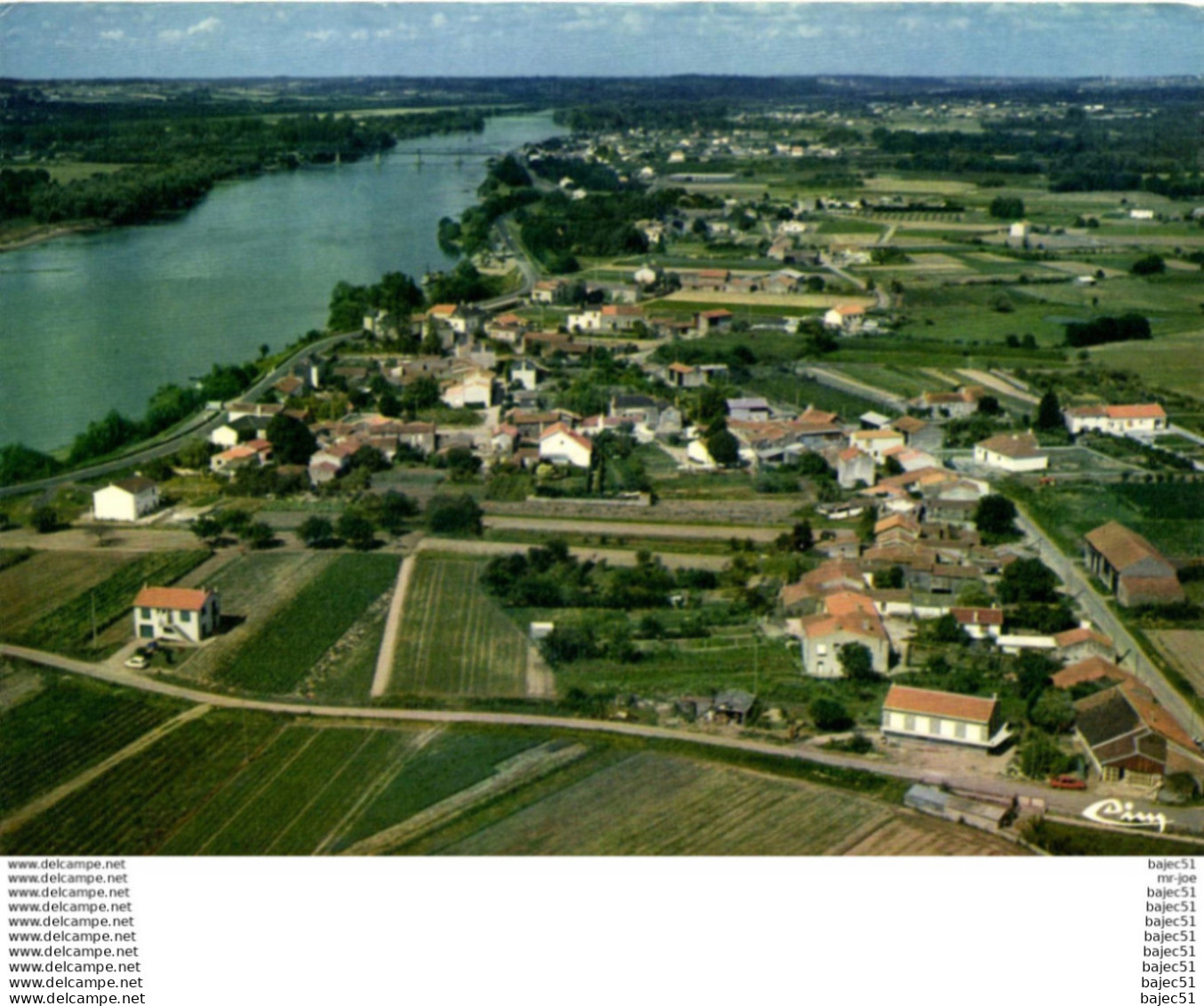 La chapelle basse mer - la pierre percée