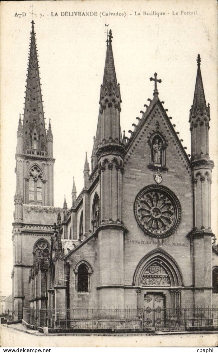 La Delivrande - La Basilique - CPA