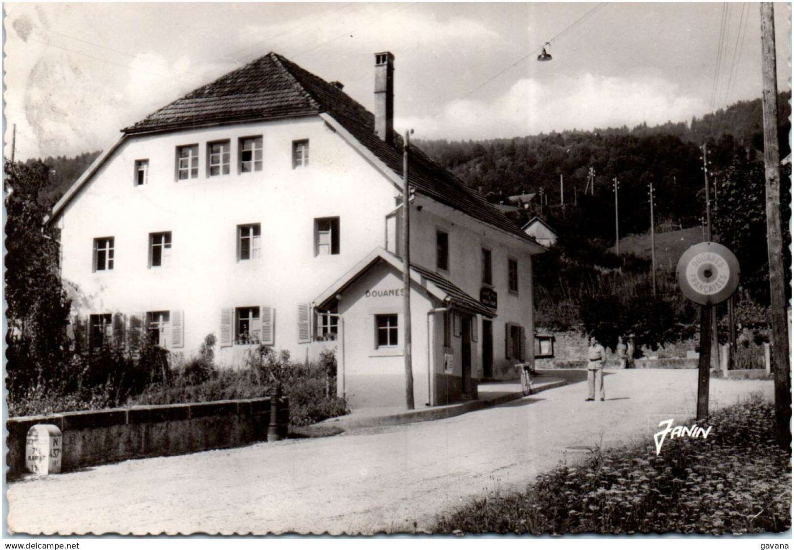 La douane franaise à GOUMOIS