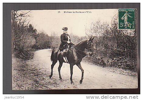 LA DUCHESSE D UZES CARTE RARE EN 1907