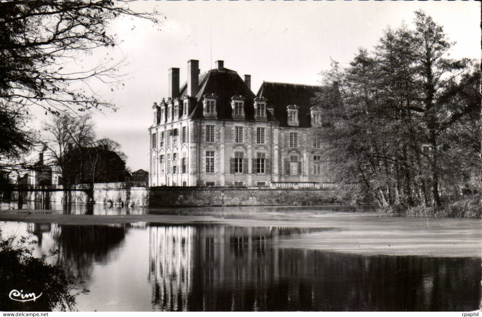 La Ferte Saint Aubin CPA Le chateau FAcade Est