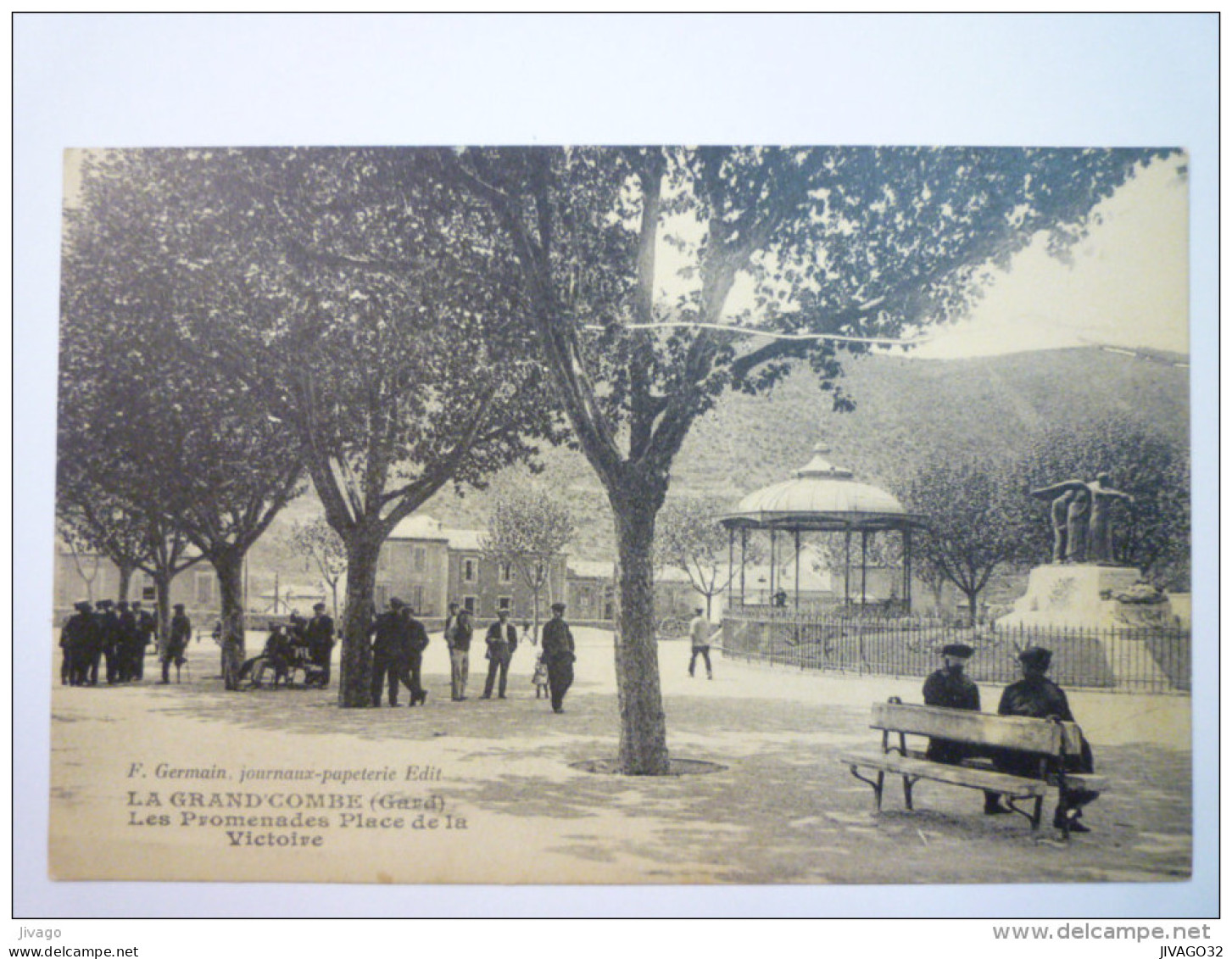 LA GRAND-COMBE  (Gard)  :  Les Promenades Place de la Victoire  1925