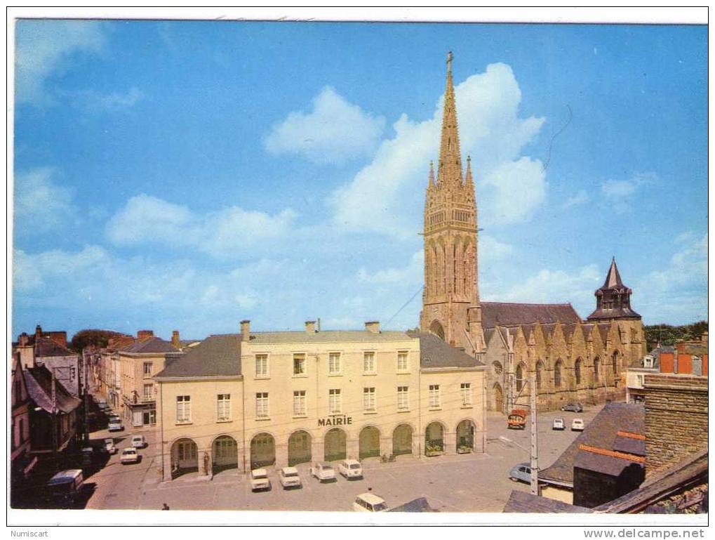 La Guerche-de-Bretagne..belle vue de la Basilique..la Mairie..voitures