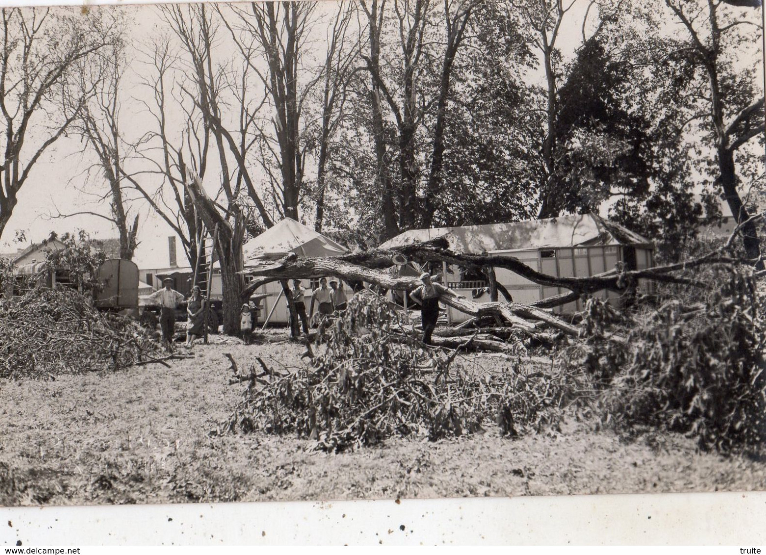 LA GUERCHE-SUR-L'AUBOIS ET SES ENVIRONS TORNADE ? (CARTE PHOTO )
