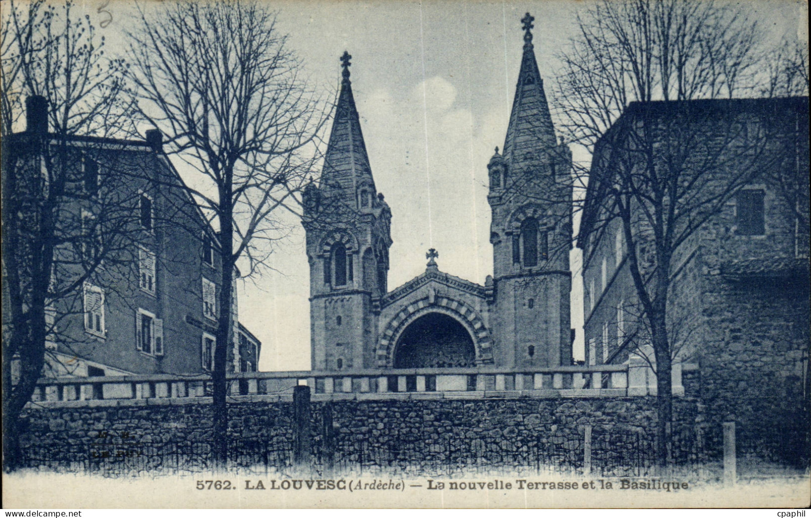 La Louvesc CPA La nouvelle terrasse et la basilique