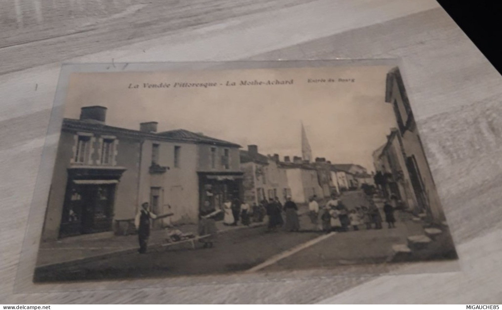 LA MOTHE-ACHARD   entrée du bourg