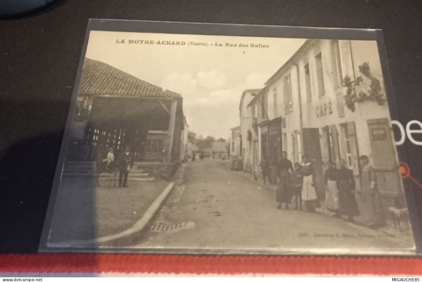 LA MOTHE ACHARD -  la rue des halles