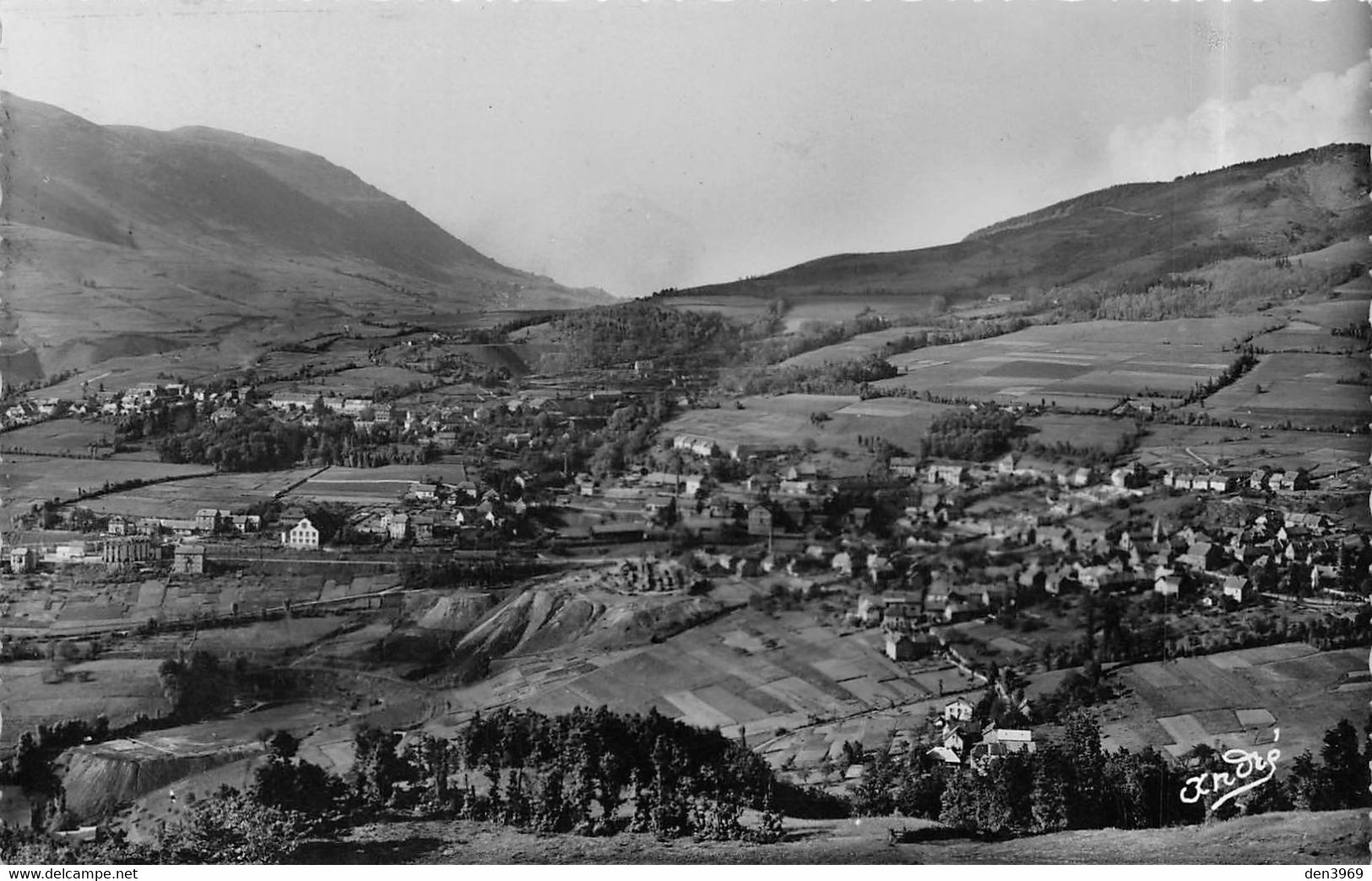 La MOTTE-d'AVEILLANS (Isère) - Vue générale et le Villard