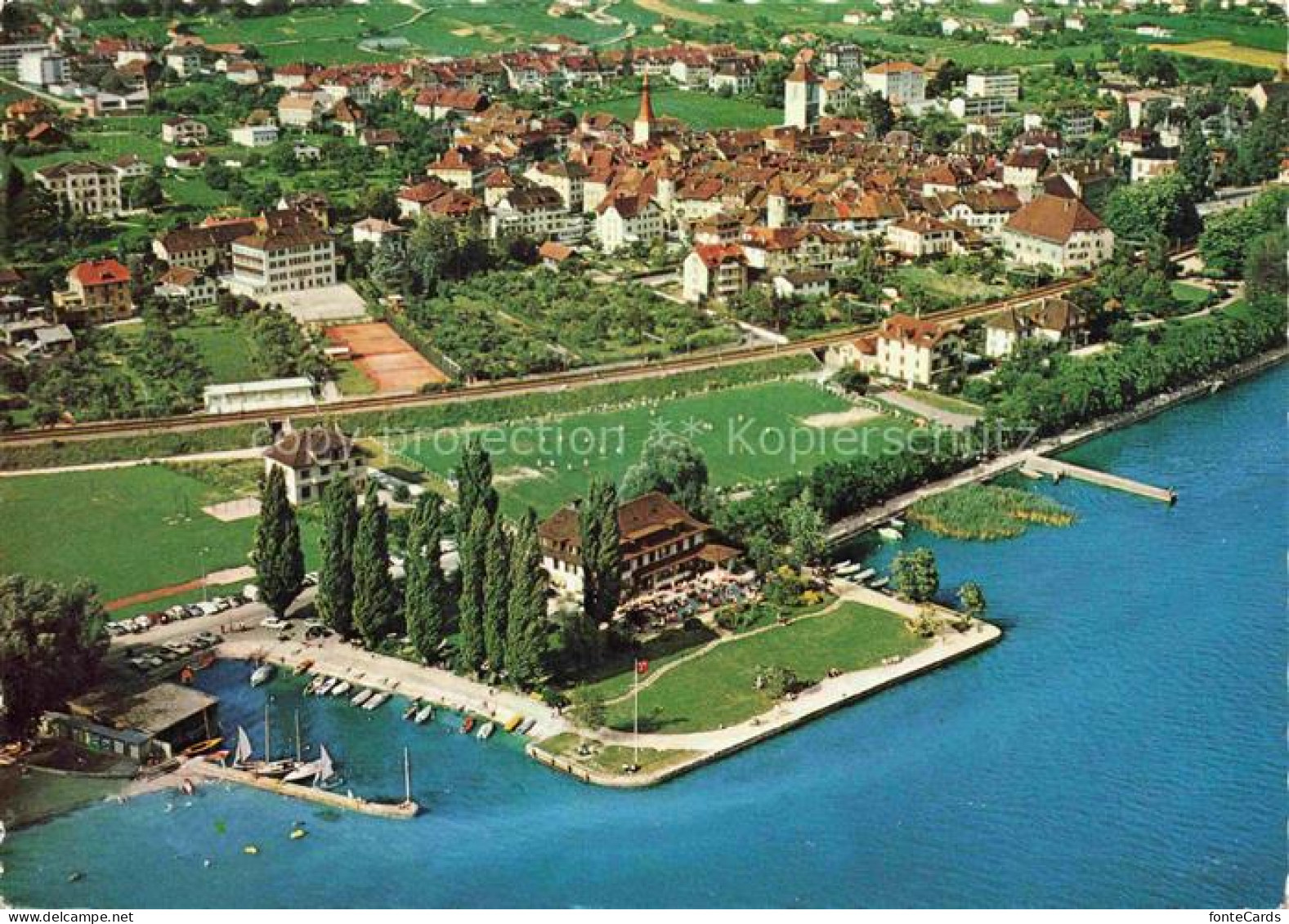 La Neuveville Bielersee Preles BE Luftaufnahme Bielersee See Hafen Hotel-Restaur