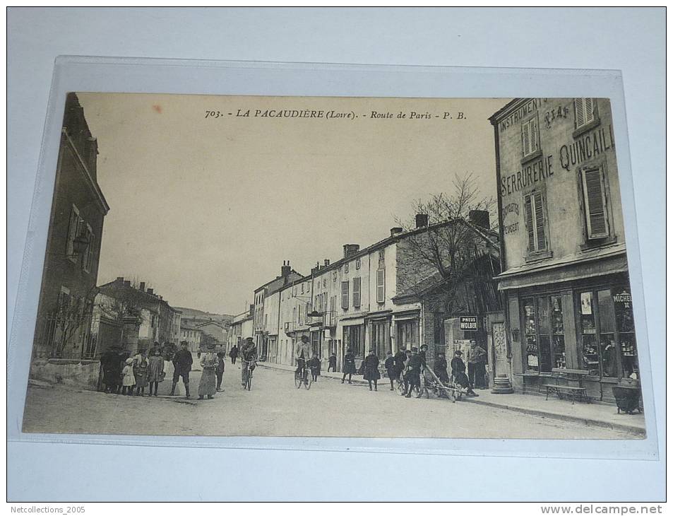 LA PACAUDIERE - ROUTE DE PARIS - 42 LOIRE