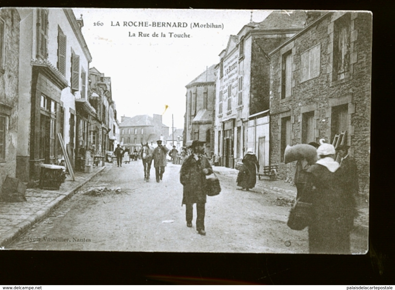 LA ROCHE BERNARD                   JLM