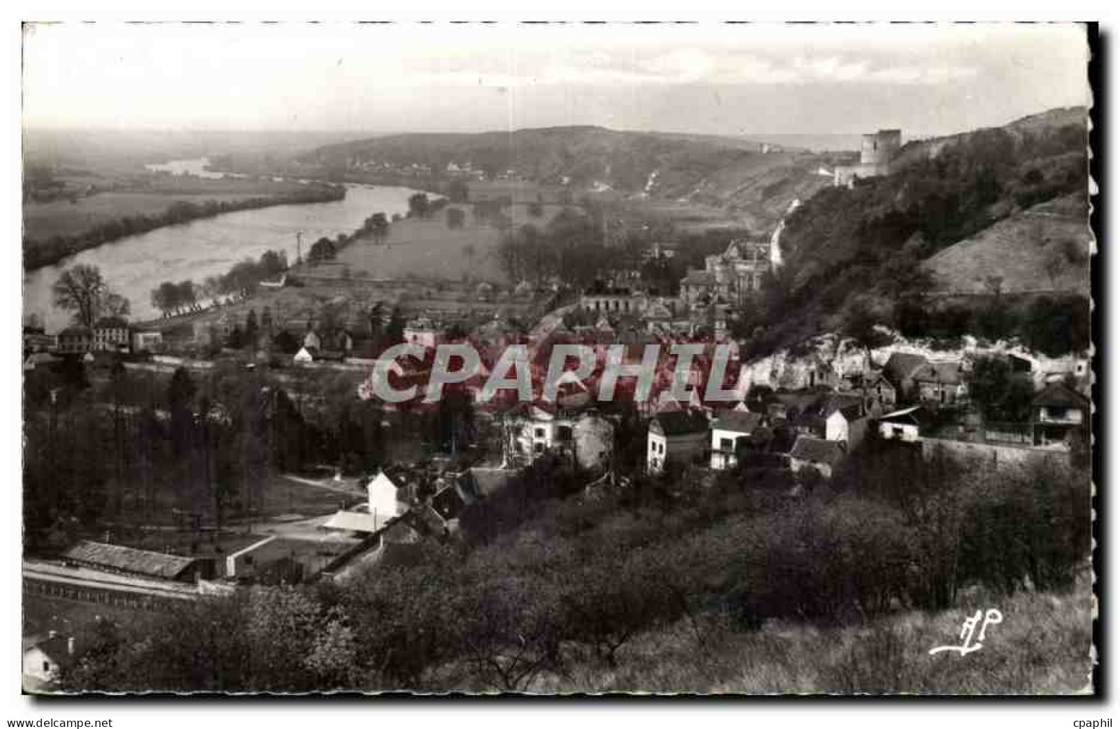 La Roche Guyon CPA Vue generale et vallee de la Seine vers Bonnieres