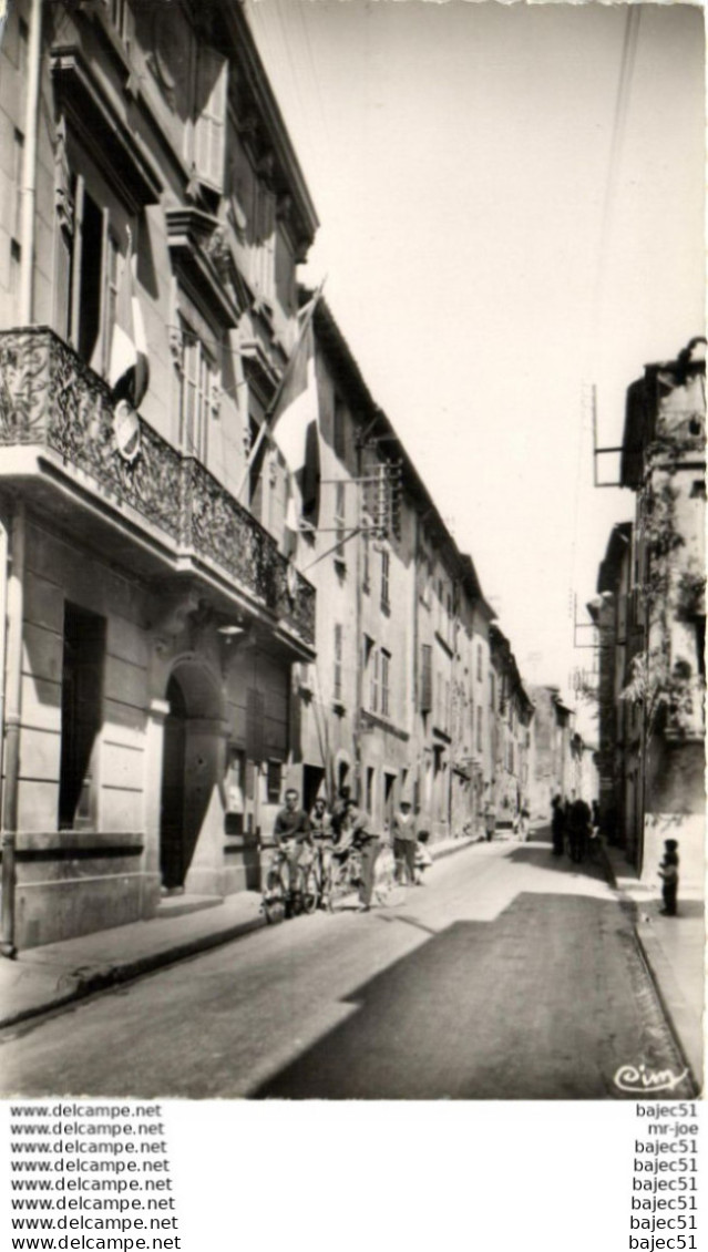 La Roquebrussanne - l'hôtel de ville