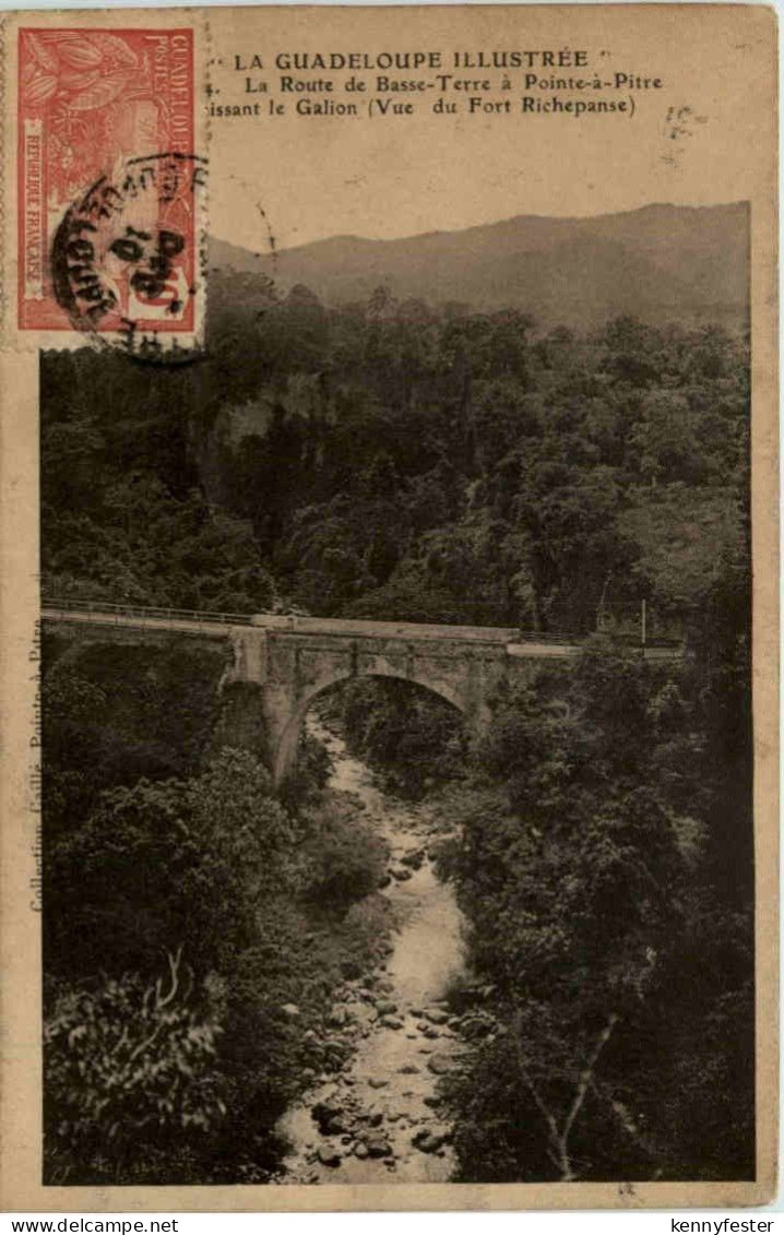 La Route de Basse Terre a Pointe a Pitre