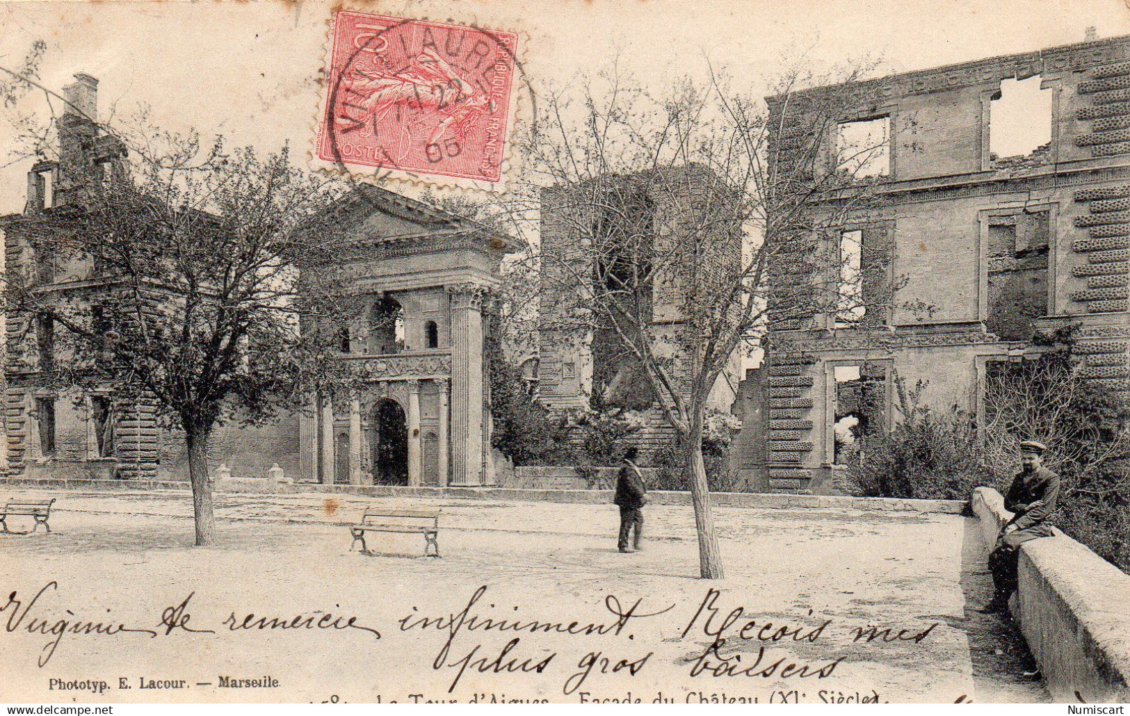 La Tour d'Aigues animée Château