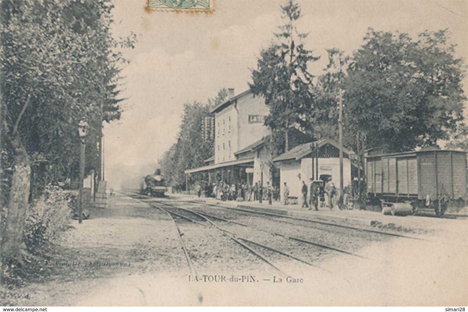 LA TOUR DU PIN - LA GARE