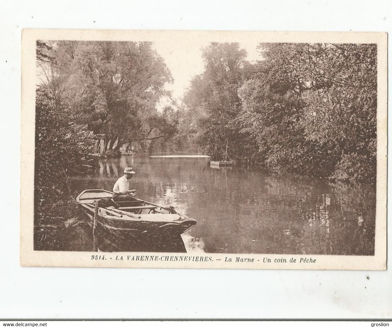 LA VARENNE CHENNEVIERES 9514 LA MARNE UN COIN DE PECHE (PECHEUR SUR BARQUE)