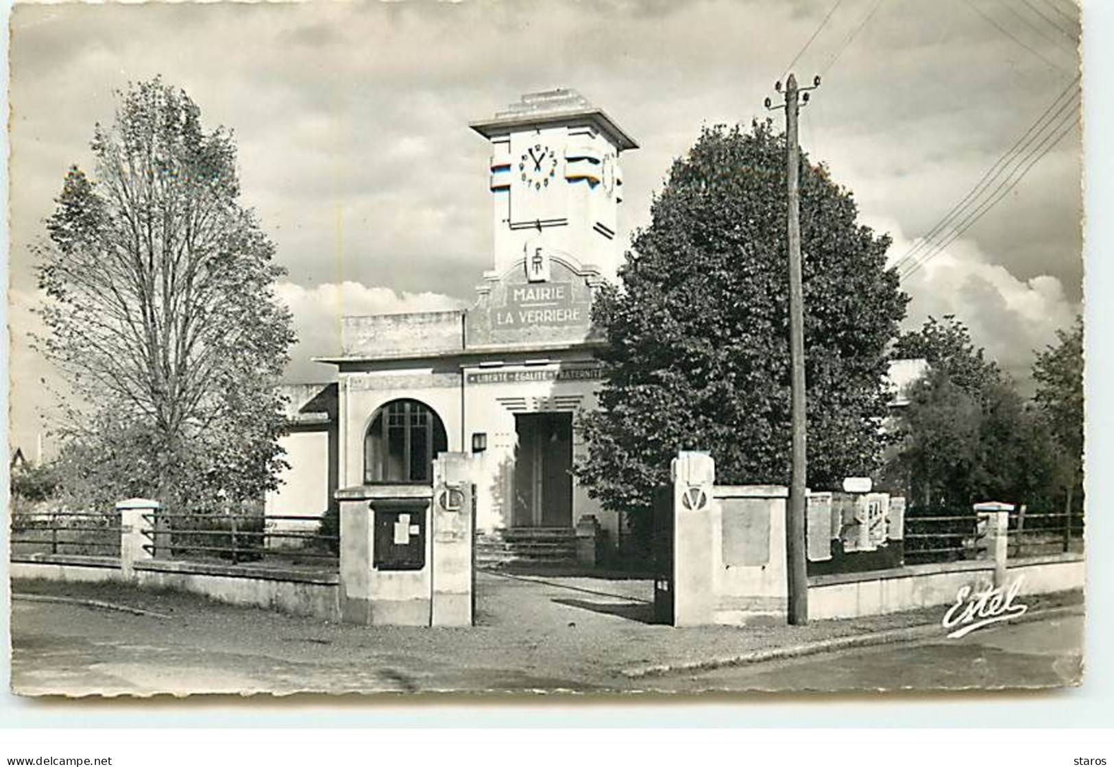 LA VERRIERE - La Mairie