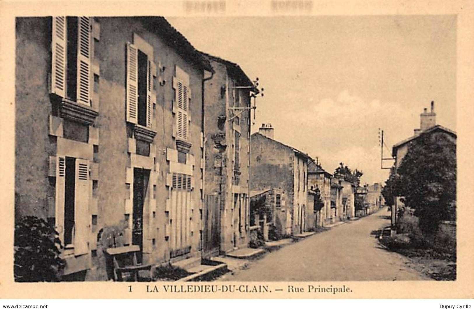 LA VILLEDIEU DU CLAIN - Rue Principale - très bon état