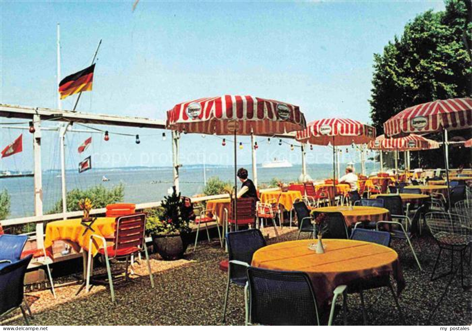 LABOE Ostseebad Schiffsbegruessung Strandhalla Laboe Terrasse
