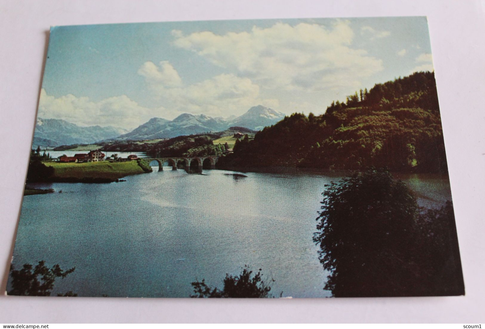 lac de la gruyére - pont de corbières - chaine des vanils et le moléson