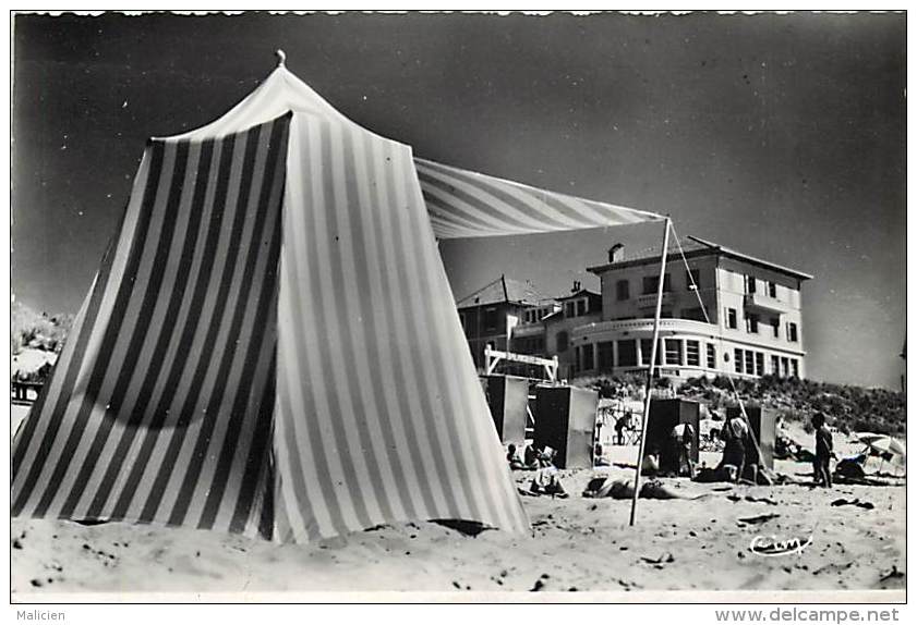 - landes - ref - A220 - biscarosse  plage  - la plage et l hotel - carte  bon etat -