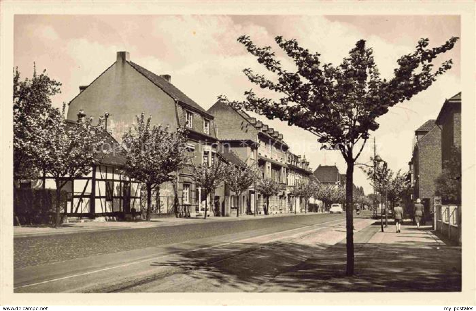 Langenfeld  Rheinland NRW Hauptstrasse