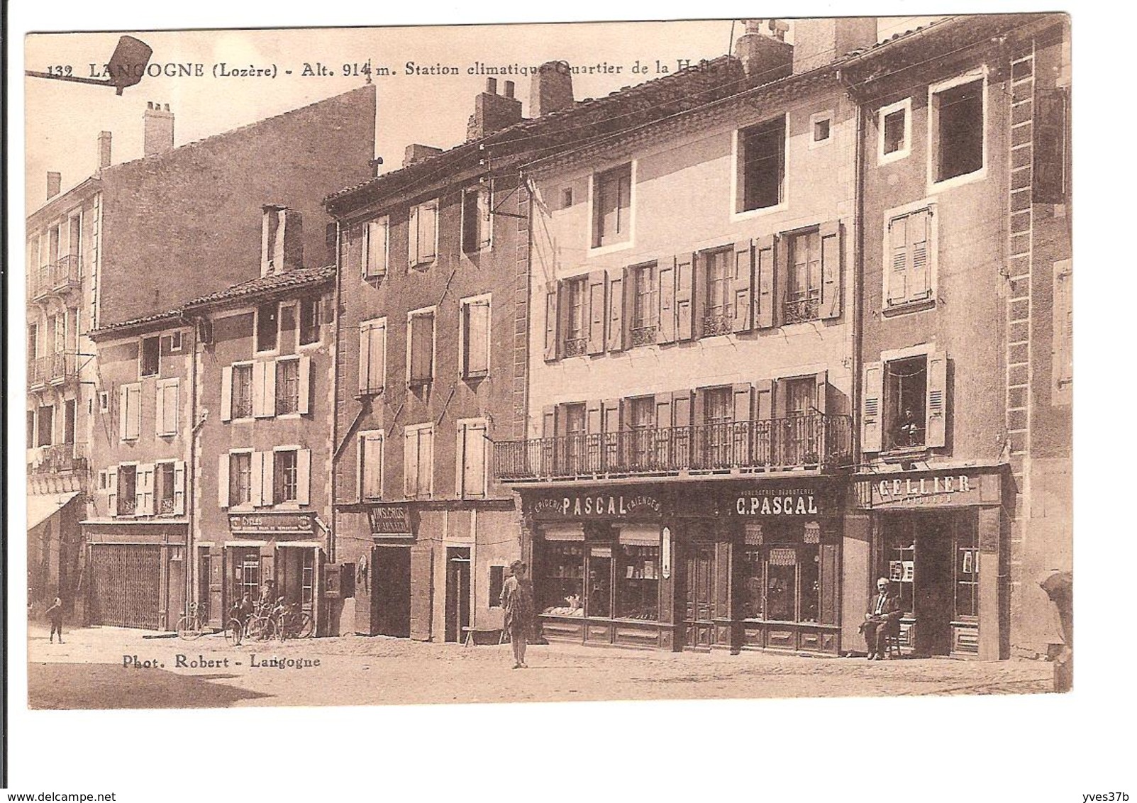 LANGOGNE - Station climatique - Quartier de la Halle