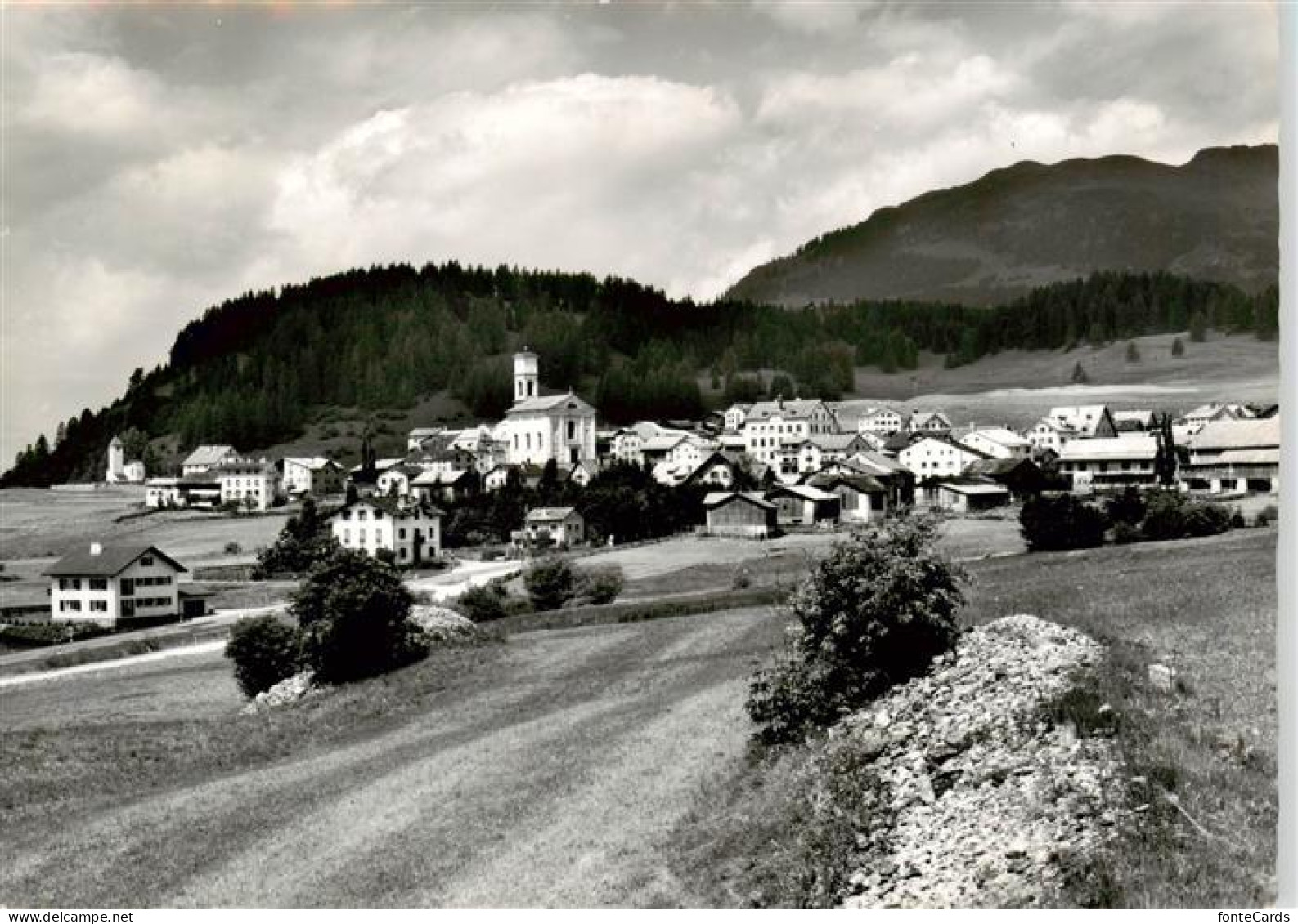 Lantsch Lenz GR Ortsansicht mit Kirche