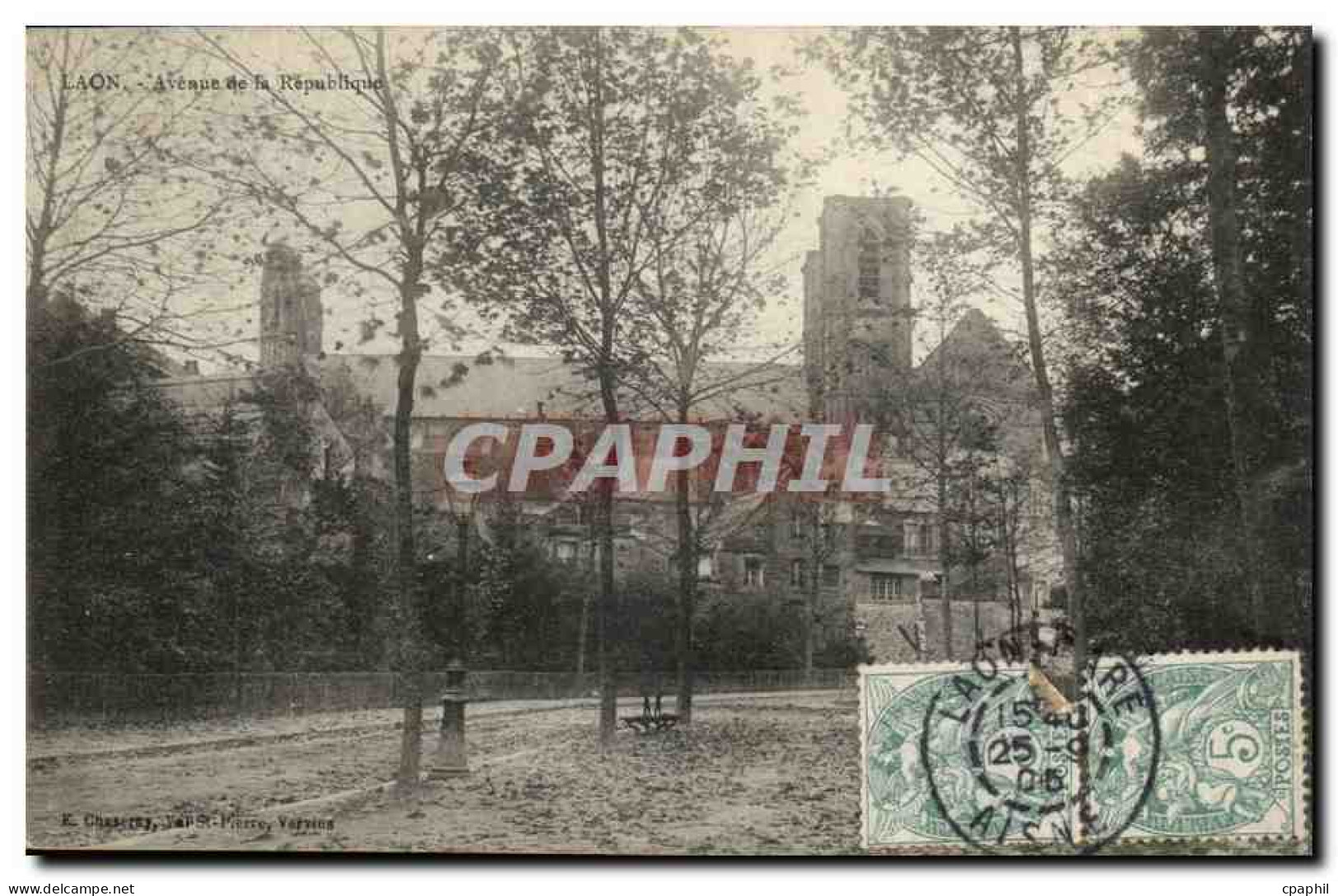 Laon - Avenue de la Republique - CPA