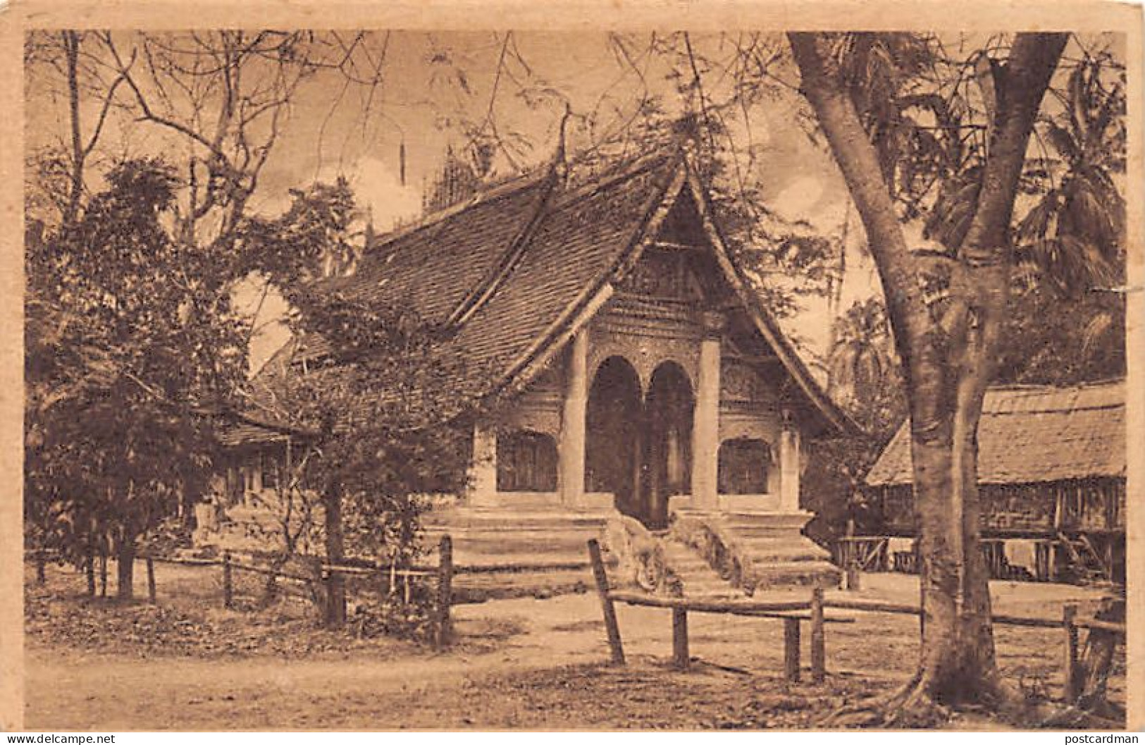 Laos - LUANG PRABANG - Une pagode - Ed. Compagnie Coloniale du Laos
